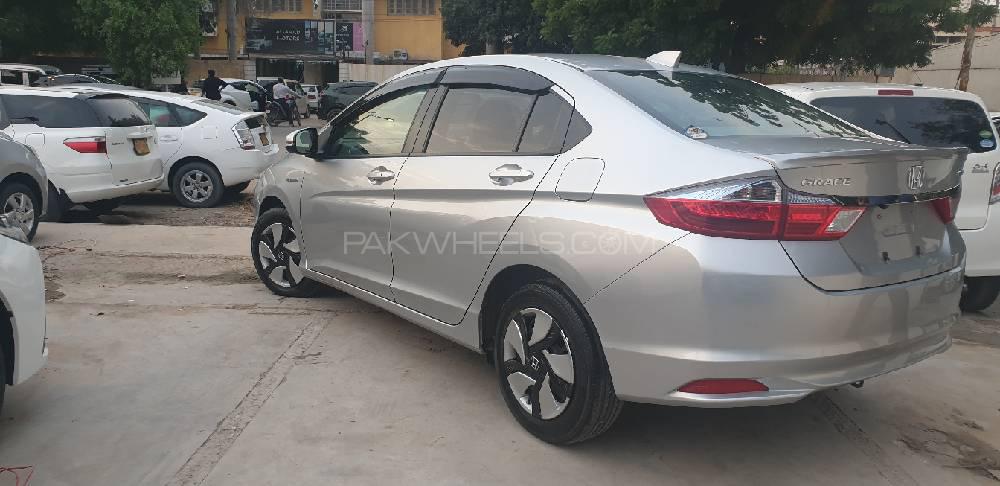 Honda Grace Hybrid 2015 for Sale in Karachi Honda Grace Hybrid 2015 for Sale in Karachi Image-4