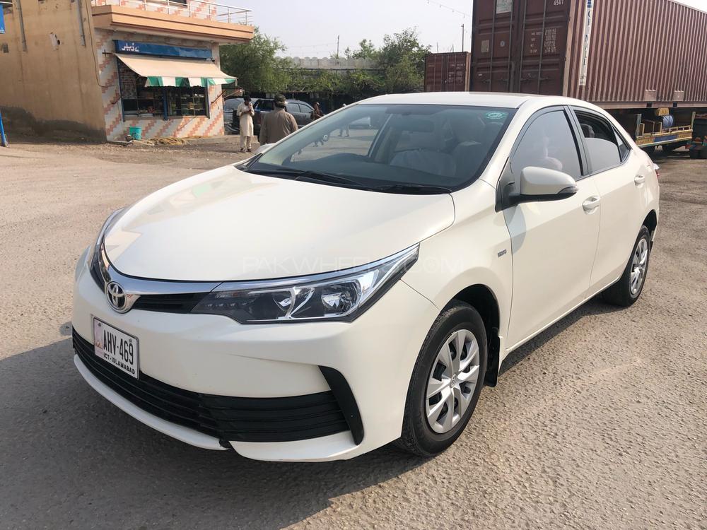 Toyota Corolla 2017 for Sale in Peshawar Image-1
