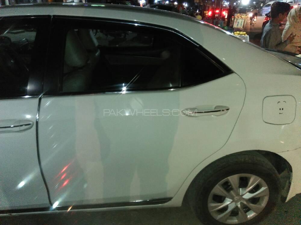Toyota Corolla 2017 for Sale in Lahore Toyota Corolla 2017 for Sale in Lahore Image-10