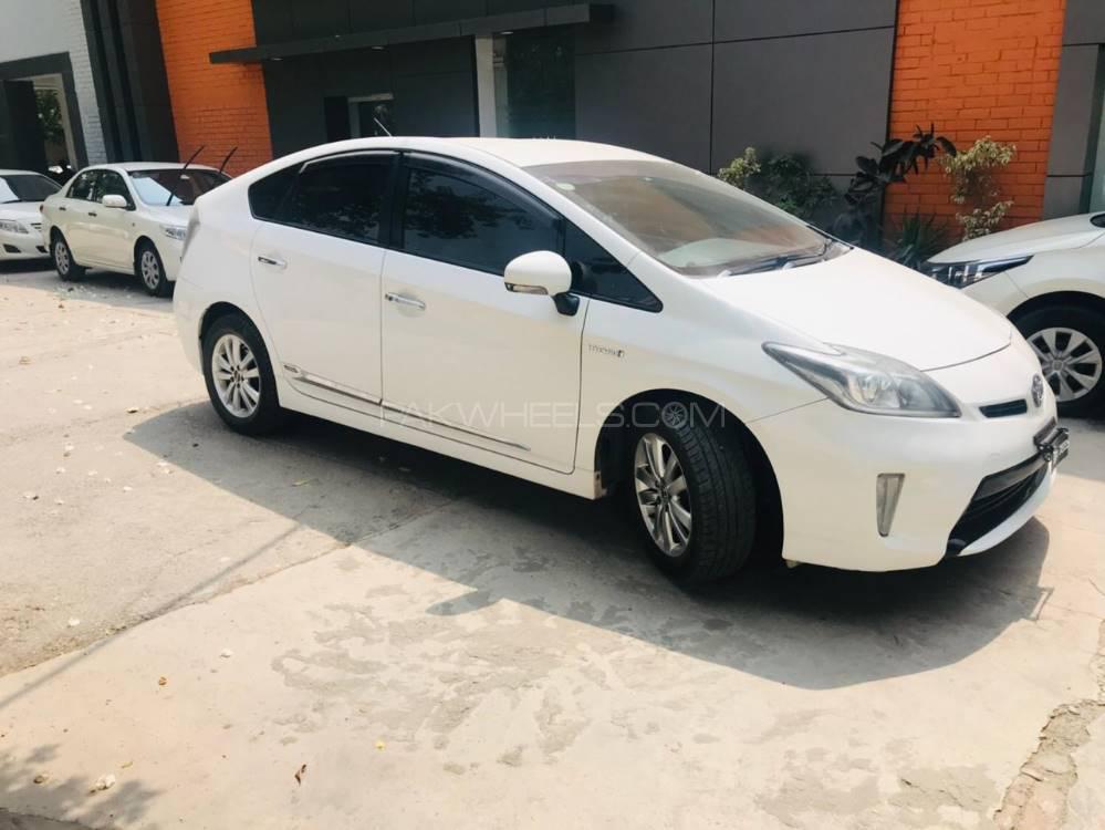 Toyota Prius 2012 for Sale in Peshawar Toyota Prius 2012 for Sale in Peshawar Image-4