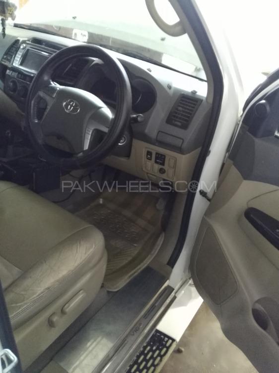 Toyota Hilux 2011 for Sale in Karachi Toyota Hilux 2011 for Sale in Karachi Image-8