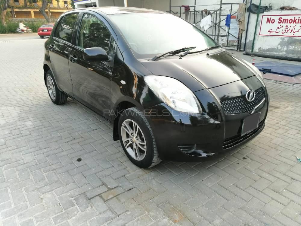 Toyota Vitz 2006 for Sale in Hassan abdal Image-1