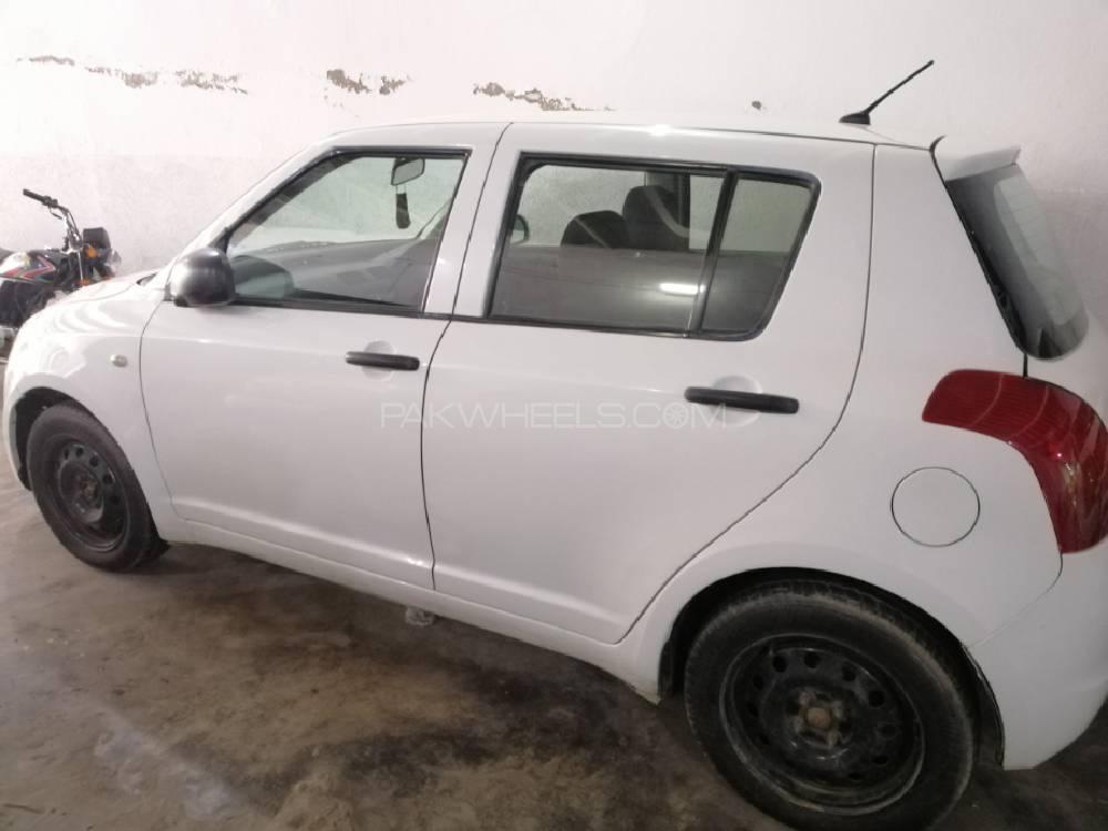 Suzuki Swift 2011 for Sale in Sialkot Suzuki Swift 2011 for Sale in Sialkot Image-4
