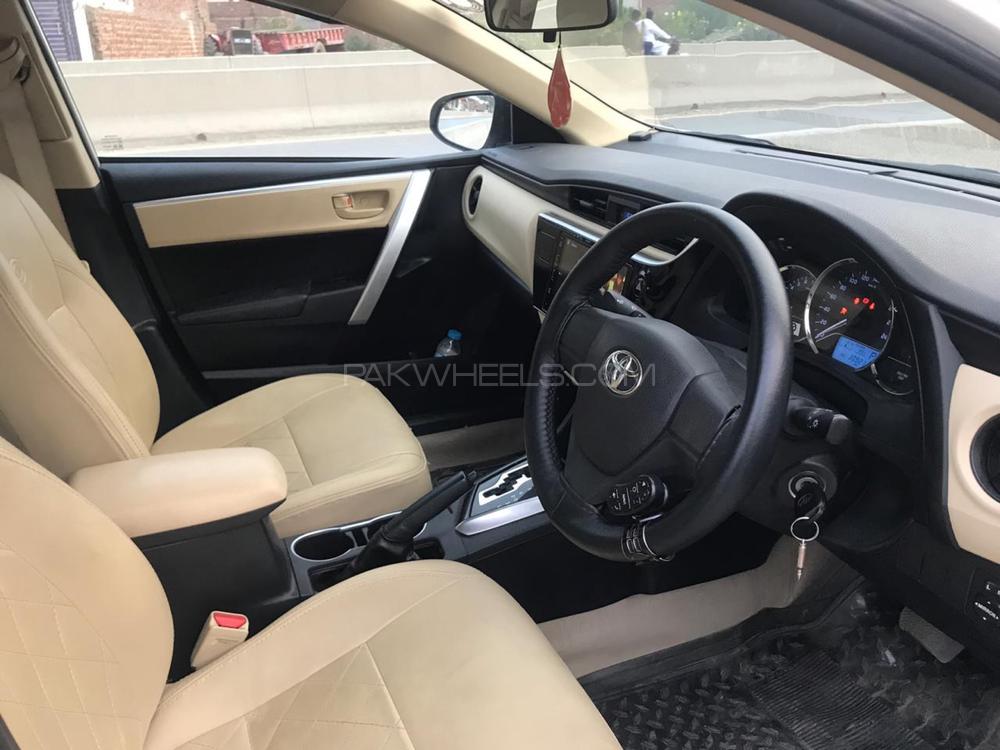 Toyota Corolla 2017 for Sale in Lahore Toyota Corolla 2017 for Sale in Lahore Image-6