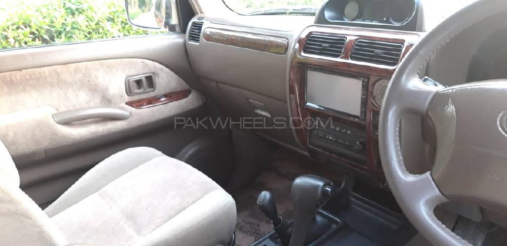 Toyota Prado 2001 for Sale in Bahawalpur Toyota Prado 2001 for Sale in Bahawalpur Image-16
