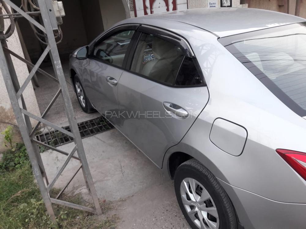 ٹویوٹا کرولا 2015 for Sale in پشاور ٹویوٹا کرولا 2015 for Sale in پشاور Image-2