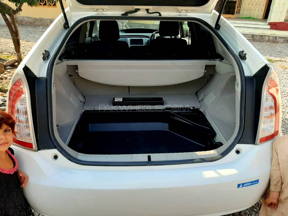 Toyota Prius 2015 for Sale in Peshawar Toyota Prius 2015 for Sale in Peshawar Image-20