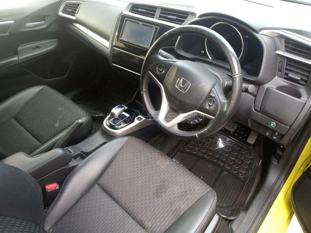 Honda Fit 2015 for Sale in Karachi Honda Fit 2015 for Sale in Karachi Image-3