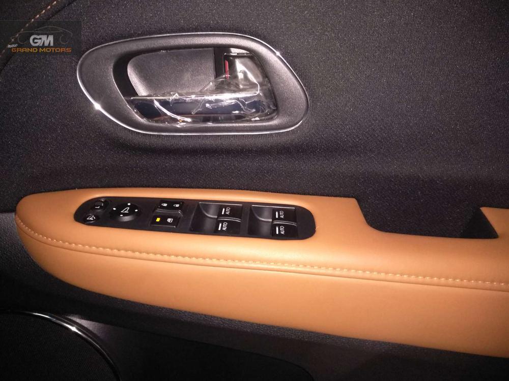 Honda Vezel 2015 for Sale in Karachi Honda Vezel 2015 for Sale in Karachi Image-10