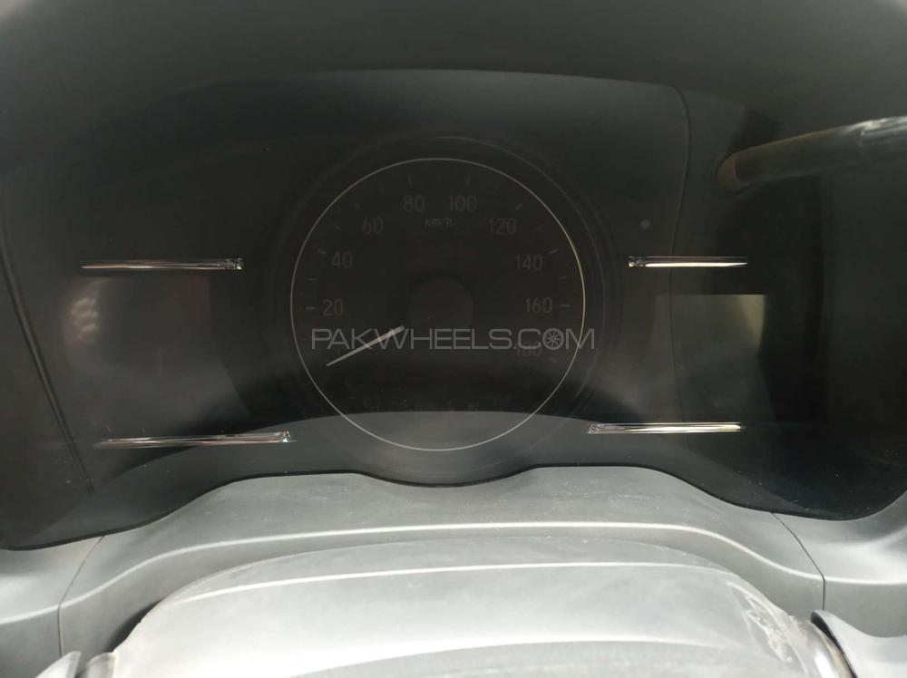 Honda Vezel 2017 for Sale in Karachi Honda Vezel 2017 for Sale in Karachi Image-4