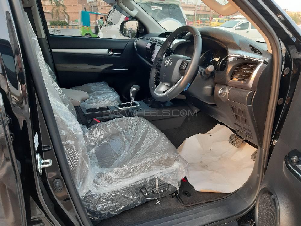Toyota Hilux 2019 for Sale in Peshawar Toyota Hilux 2019 for Sale in Peshawar Image-3