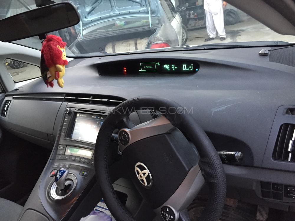 Toyota Prius 2010 for Sale in Peshawar Toyota Prius 2010 for Sale in Peshawar Image-5