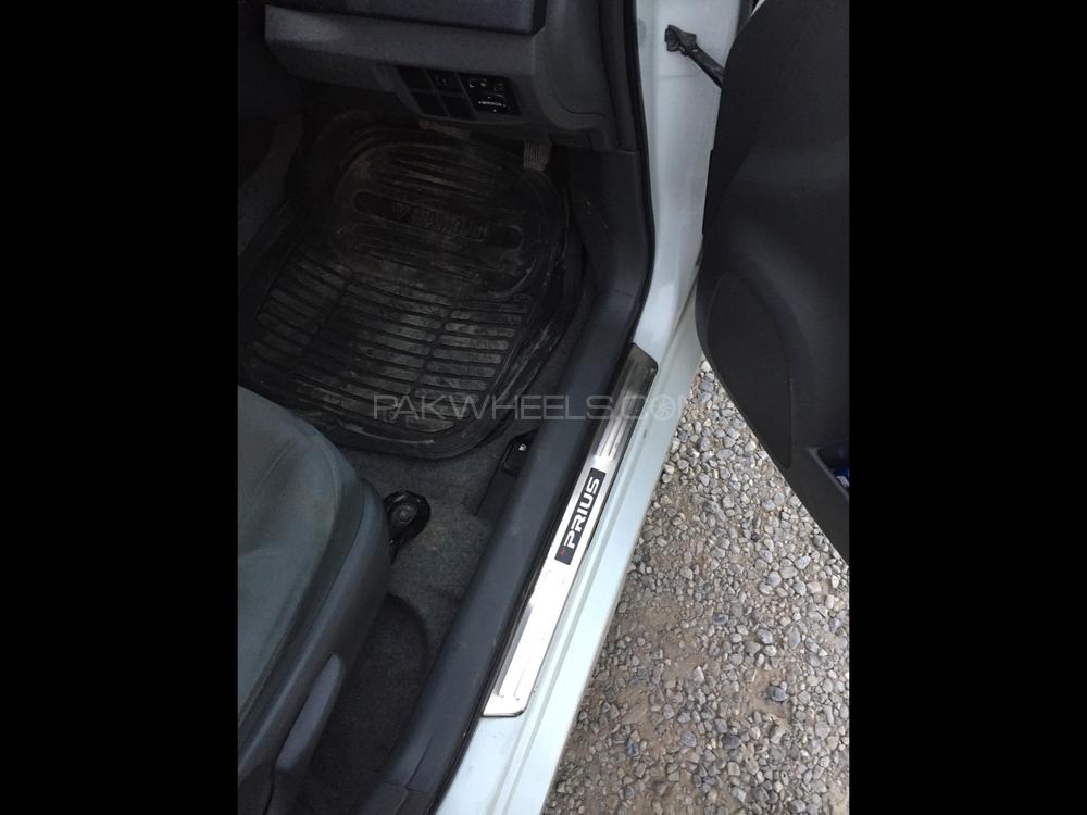 Toyota Prius 2010 for Sale in Peshawar Toyota Prius 2010 for Sale in Peshawar Image-7