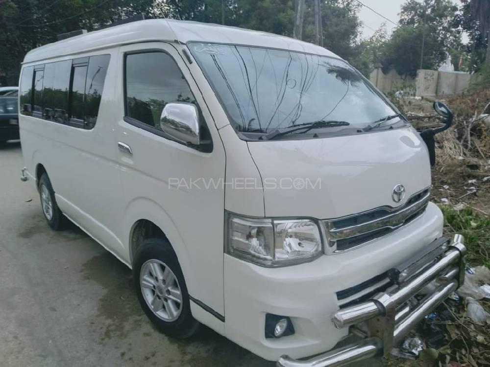 Toyota Van 2013 for Sale in Karachi Image-1
