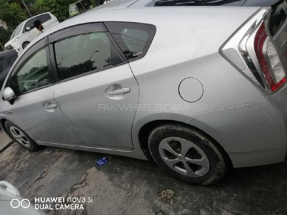 Toyota Prius 2012 for Sale in Lahore Toyota Prius 2012 for Sale in Lahore Image-3