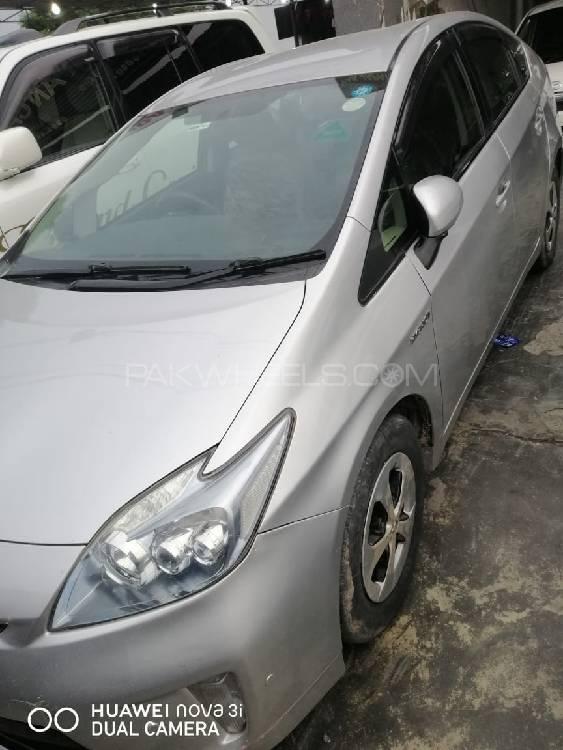 Toyota Prius 2012 for Sale in Lahore Toyota Prius 2012 for Sale in Lahore Image-9