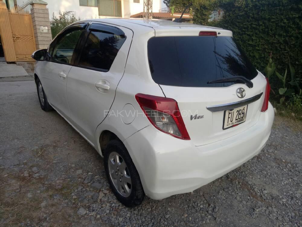Toyota Vitz 2012 for Sale in Dera ismail khan Image-1