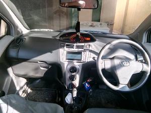 Toyota Vitz - 2012