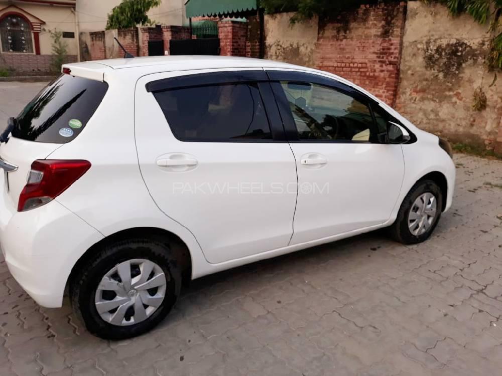 Toyota Vitz 2014 for Sale in Sialkot Toyota Vitz 2014 for Sale in Sialkot Image-3