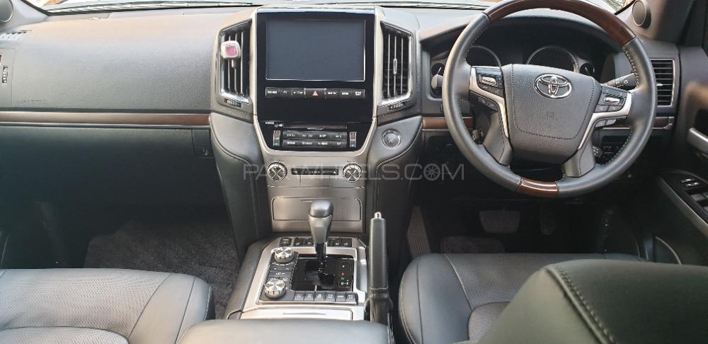 Toyota Land Cruiser 2017 for Sale in Islamabad Toyota Land Cruiser 2017 for Sale in Islamabad Image-19