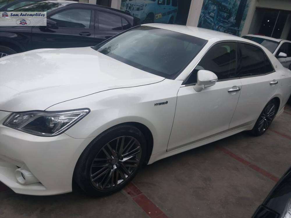Toyota Crown 2015 for Sale in Karachi Toyota Crown 2015 for Sale in Karachi Image-4
