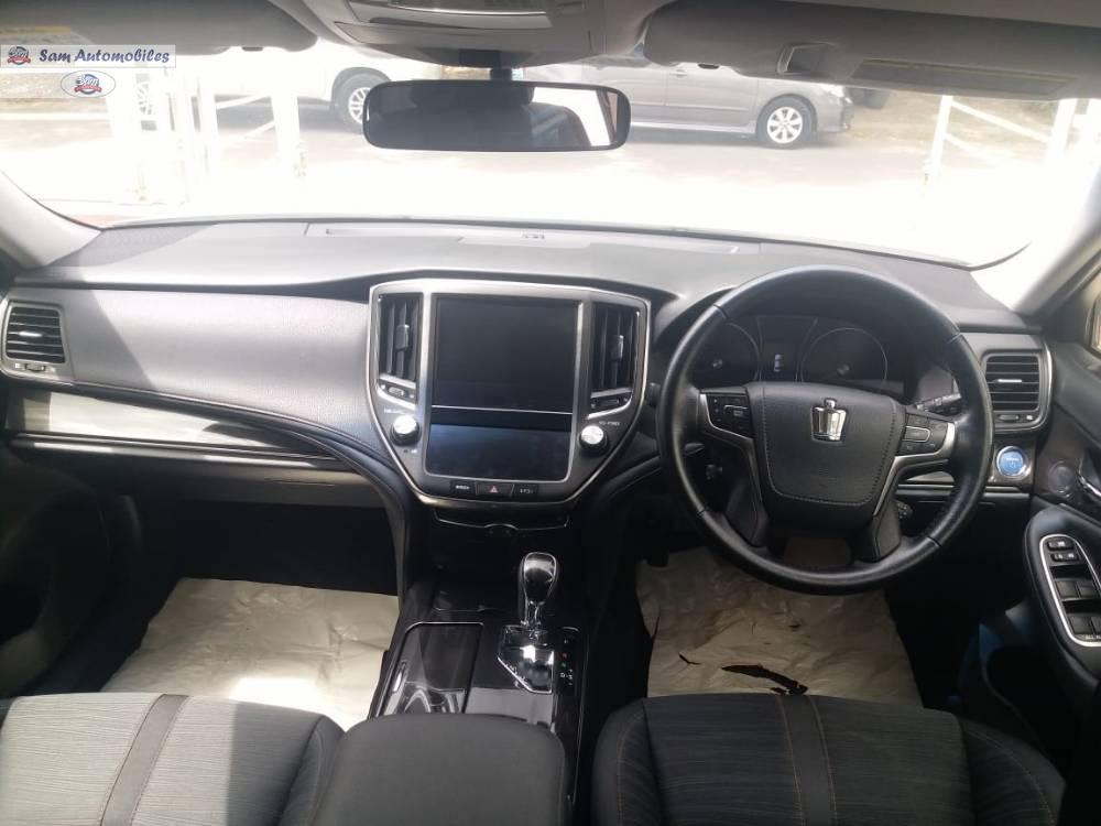 Toyota Crown 2015 for Sale in Karachi Toyota Crown 2015 for Sale in Karachi Image-7