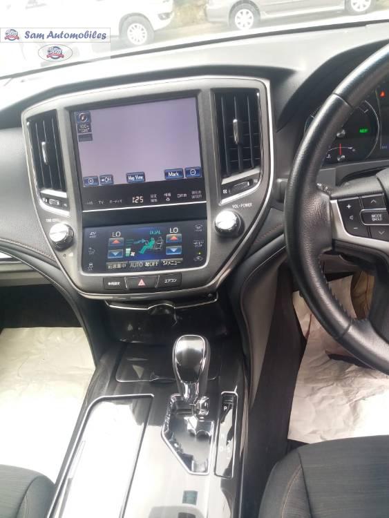 Toyota Crown 2015 for Sale in Karachi Toyota Crown 2015 for Sale in Karachi Image-9