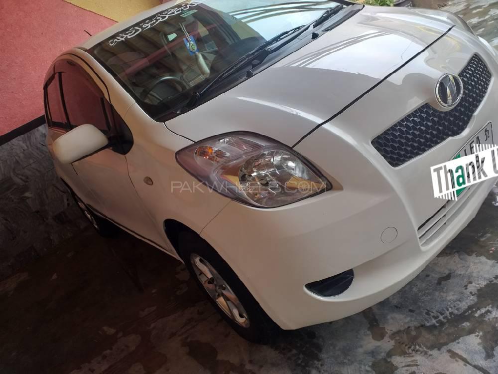 Toyota Vitz 2006 for Sale in Nowshera cantt Toyota Vitz 2006 for Sale in Nowshera cantt Image-2