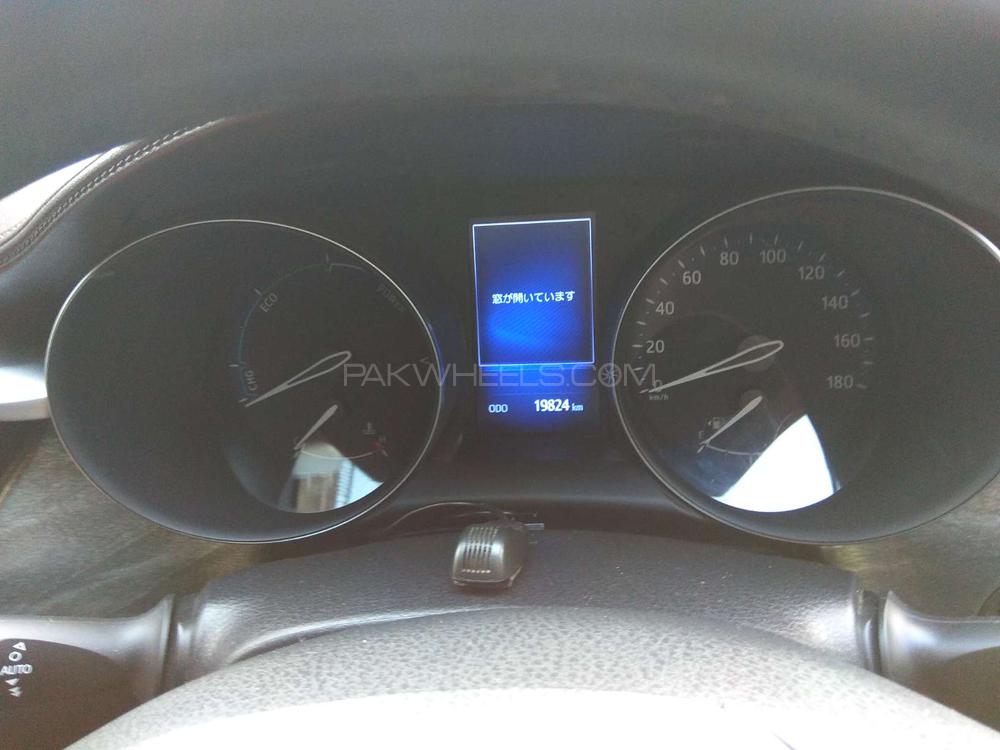 Toyota C-HR 2017 for Sale in Lahore Toyota C-HR 2017 for Sale in Lahore Image-9