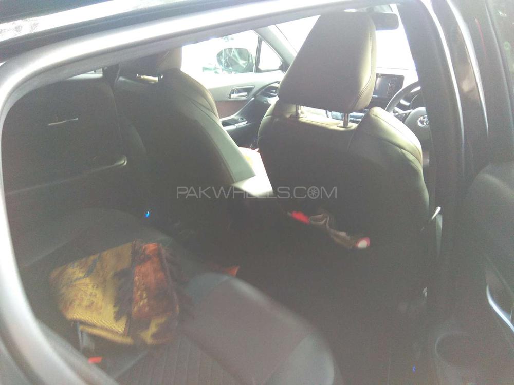 Toyota C-HR 2017 for Sale in Lahore Toyota C-HR 2017 for Sale in Lahore Image-10