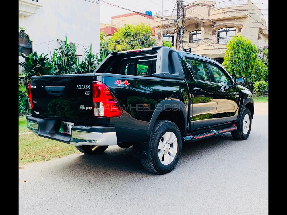 Toyota Hilux 2019 for Sale in Lahore Toyota Hilux 2019 for Sale in Lahore Image-5