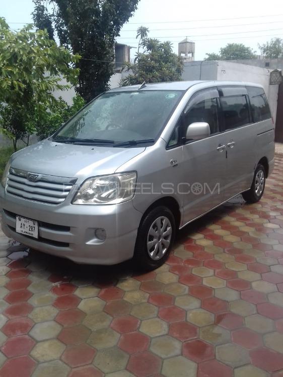 Toyota Noah 2003 for Sale in Attock Image-1