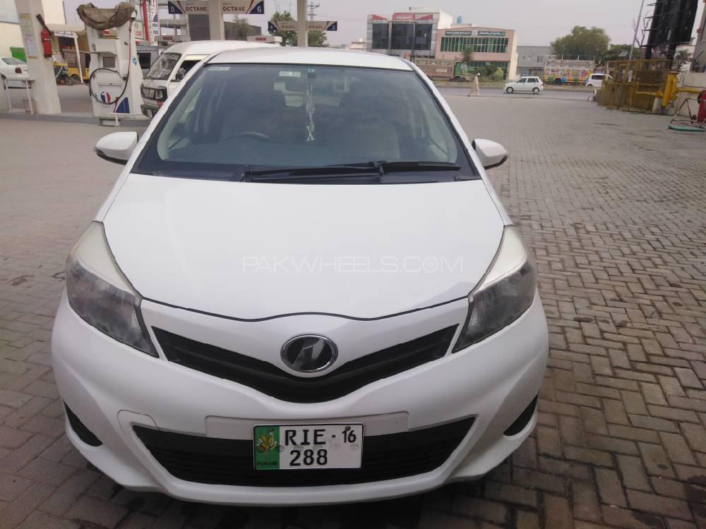 Toyota Vitz 2013 for Sale in Taxila Image-1