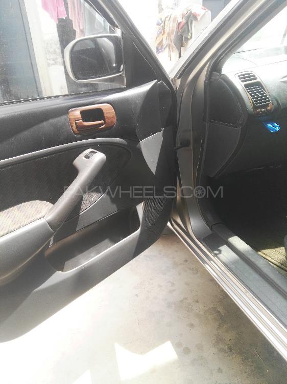 Honda Civic 2002 for Sale in Attock Honda Civic 2002 for Sale in Attock Image-5