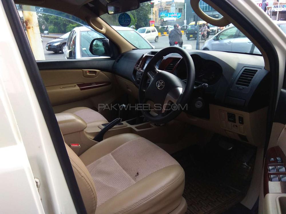 ٹویوٹا ہائیلکس 2014 for Sale in لاہور ٹویوٹا ہائیلکس 2014 for Sale in لاہور Image-5