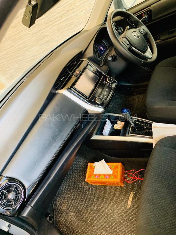 Toyota Corolla Axio 2018 for Sale in Peshawar Toyota Corolla Axio 2018 for Sale in Peshawar Image-11