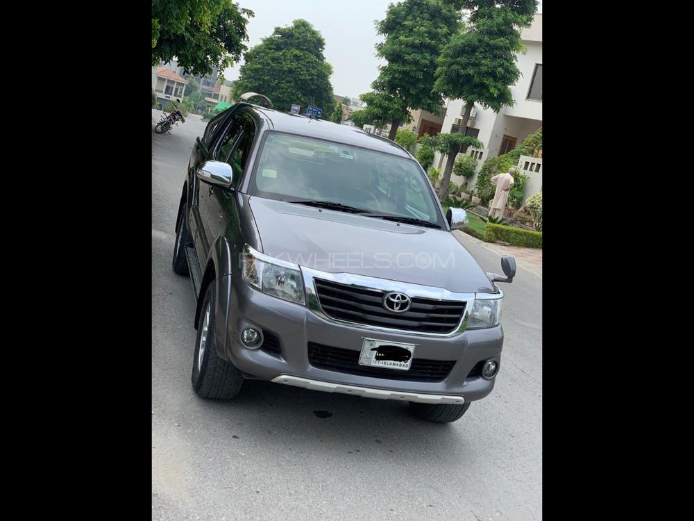 Toyota Hilux 2016 for Sale in Islamabad Toyota Hilux 2016 for Sale in Islamabad Image-2