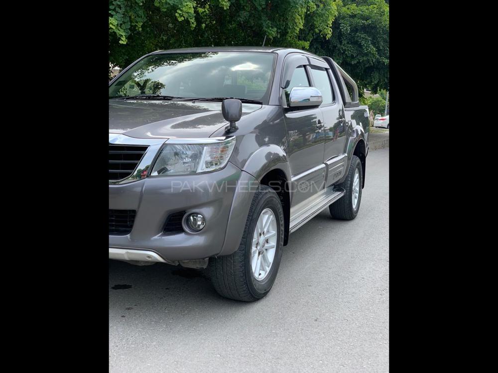 Toyota Hilux 2016 for Sale in Islamabad Toyota Hilux 2016 for Sale in Islamabad Image-12