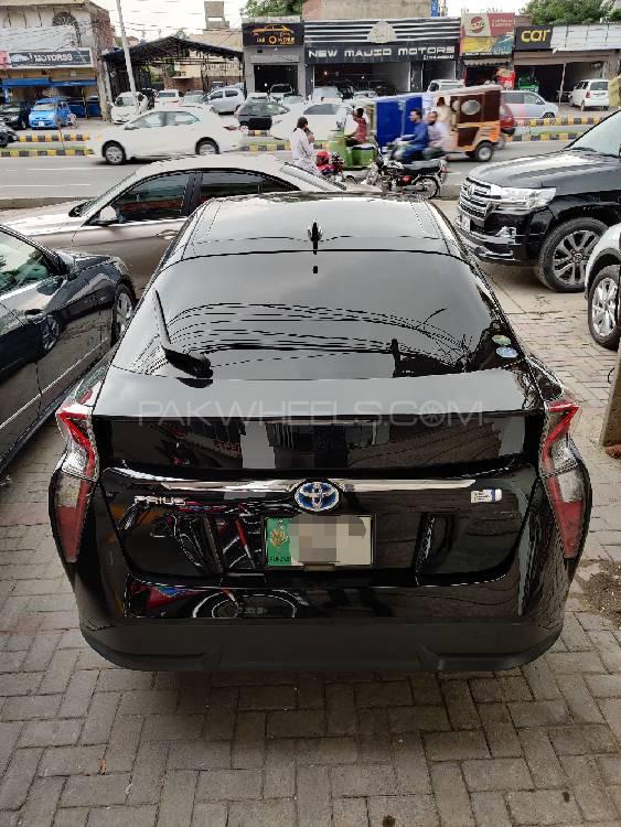 Toyota Prius 2016 for Sale in Lahore Toyota Prius 2016 for Sale in Lahore Image-6