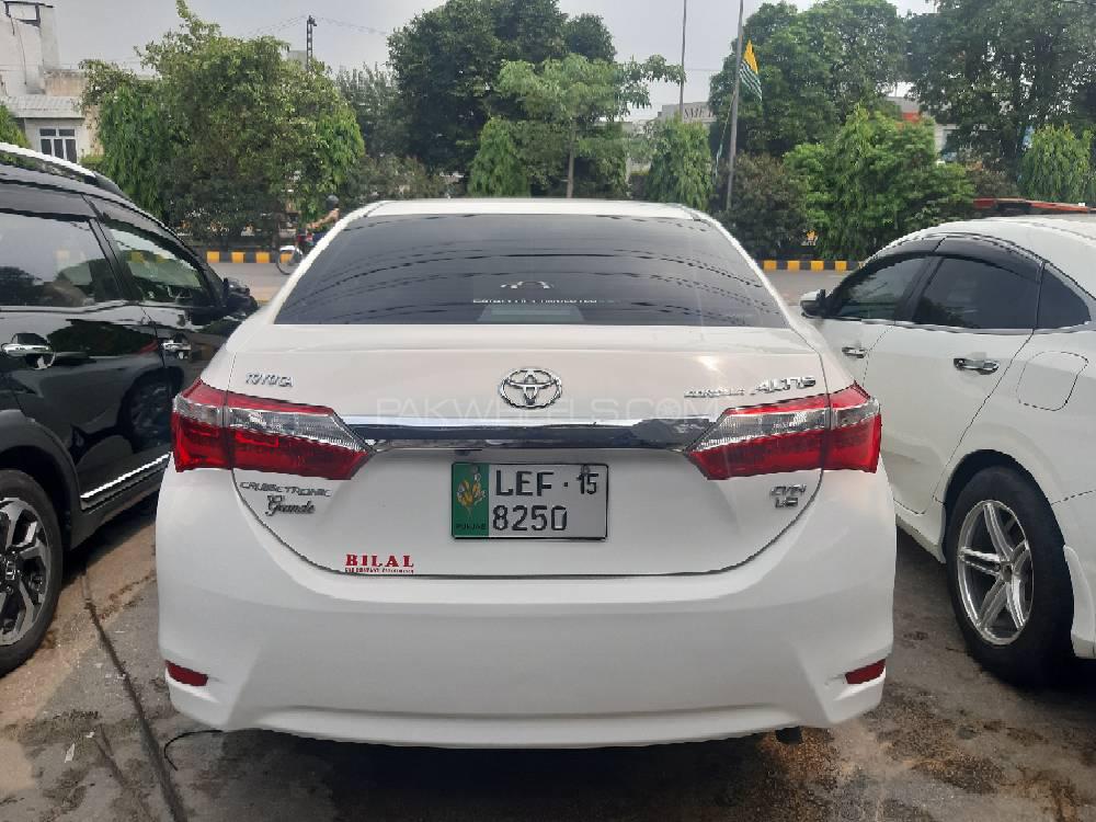 Toyota Corolla 2015 for Sale in Lahore Toyota Corolla 2015 for Sale in Lahore Image-4