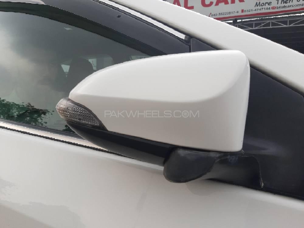Toyota Corolla 2015 for Sale in Lahore Toyota Corolla 2015 for Sale in Lahore Image-9