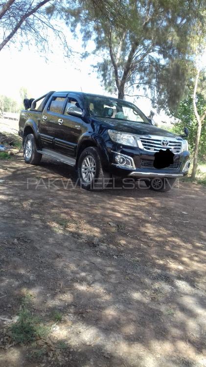 Toyota Hilux 2015 for Sale in Kohat Image-1