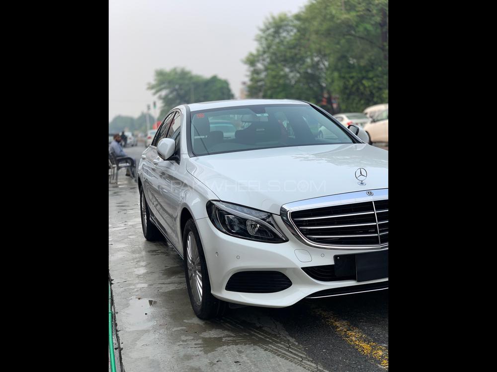 Mercedes Benz C Class 2017 for Sale in Lahore Mercedes Benz C Class 2017 for Sale in Lahore Image-2