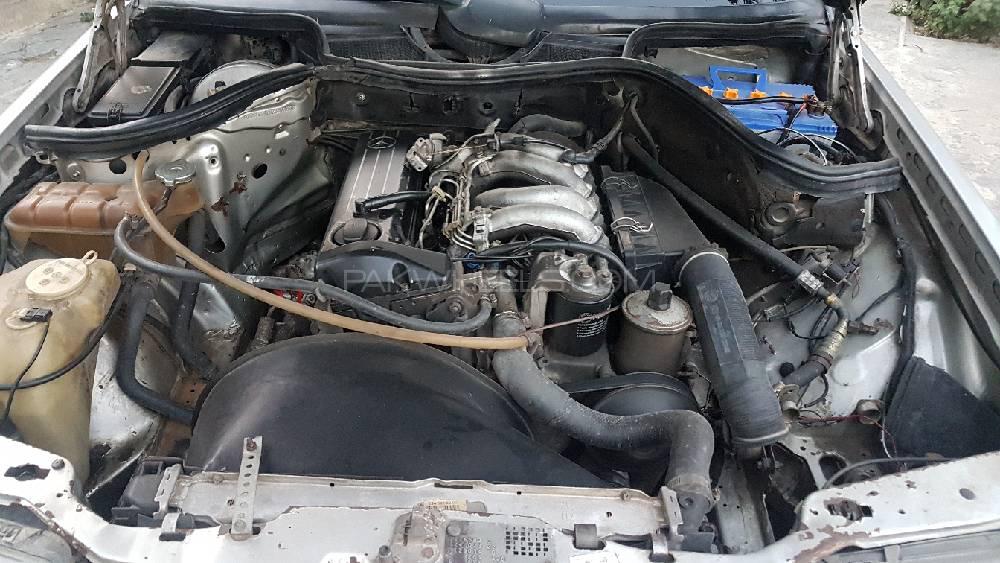 Mercedes Benz E Class 1993 for Sale in Mardan Mercedes Benz E Class 1993 for Sale in Mardan Image-4