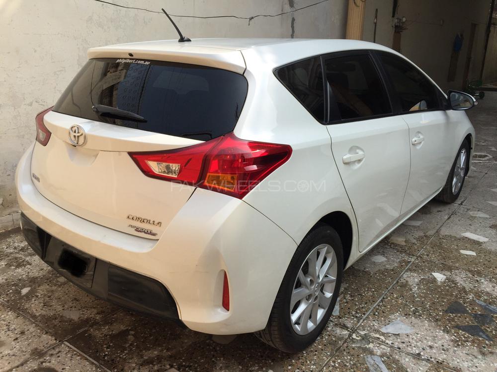 Toyota Auris 2013 for Sale in Peshawar Image-1