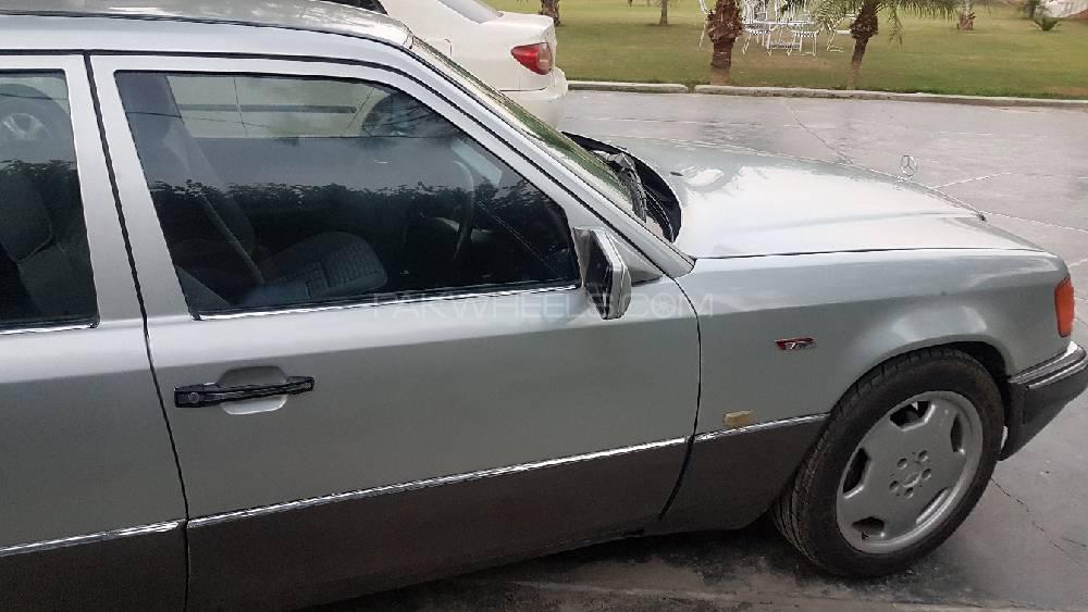 Mercedes Benz E Class 1993 for Sale in Mardan Mercedes Benz E Class 1993 for Sale in Mardan Image-6