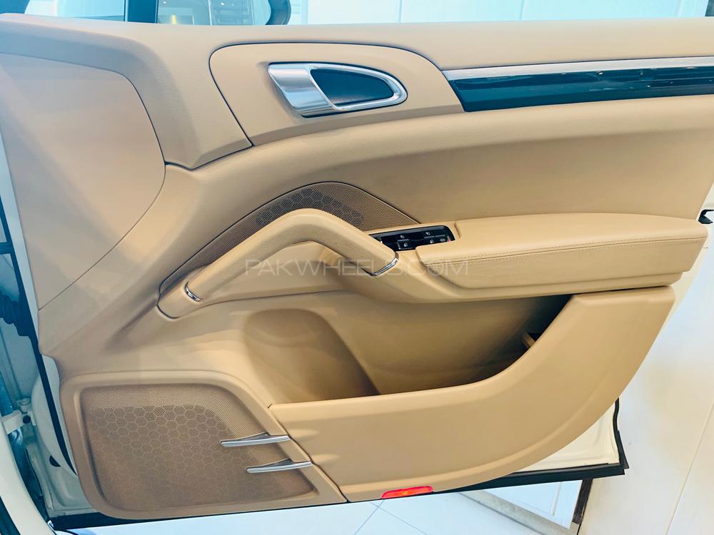 Porsche Cayenne 2011 for Sale in Lahore Porsche Cayenne 2011 for Sale in Lahore Image-6