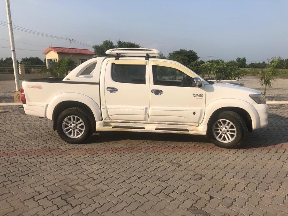 Toyota Hilux 2012 for Sale in Sialkot Image-1