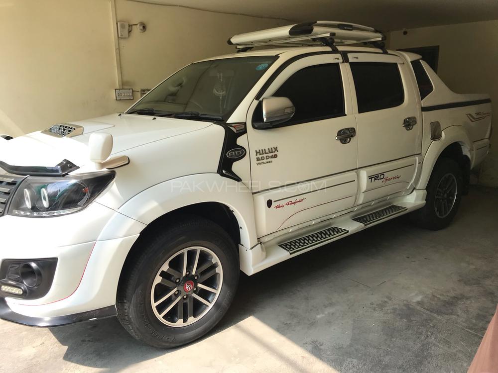 Toyota Hilux 2014 for Sale in Lahore Toyota Hilux 2014 for Sale in Lahore Image-4