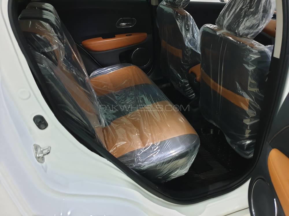 Honda Vezel 2015 for Sale in Karachi Honda Vezel 2015 for Sale in Karachi Image-14